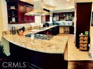 1904 Carnegie Lane 2, Redondo Beach, California 90278 home-pic-4